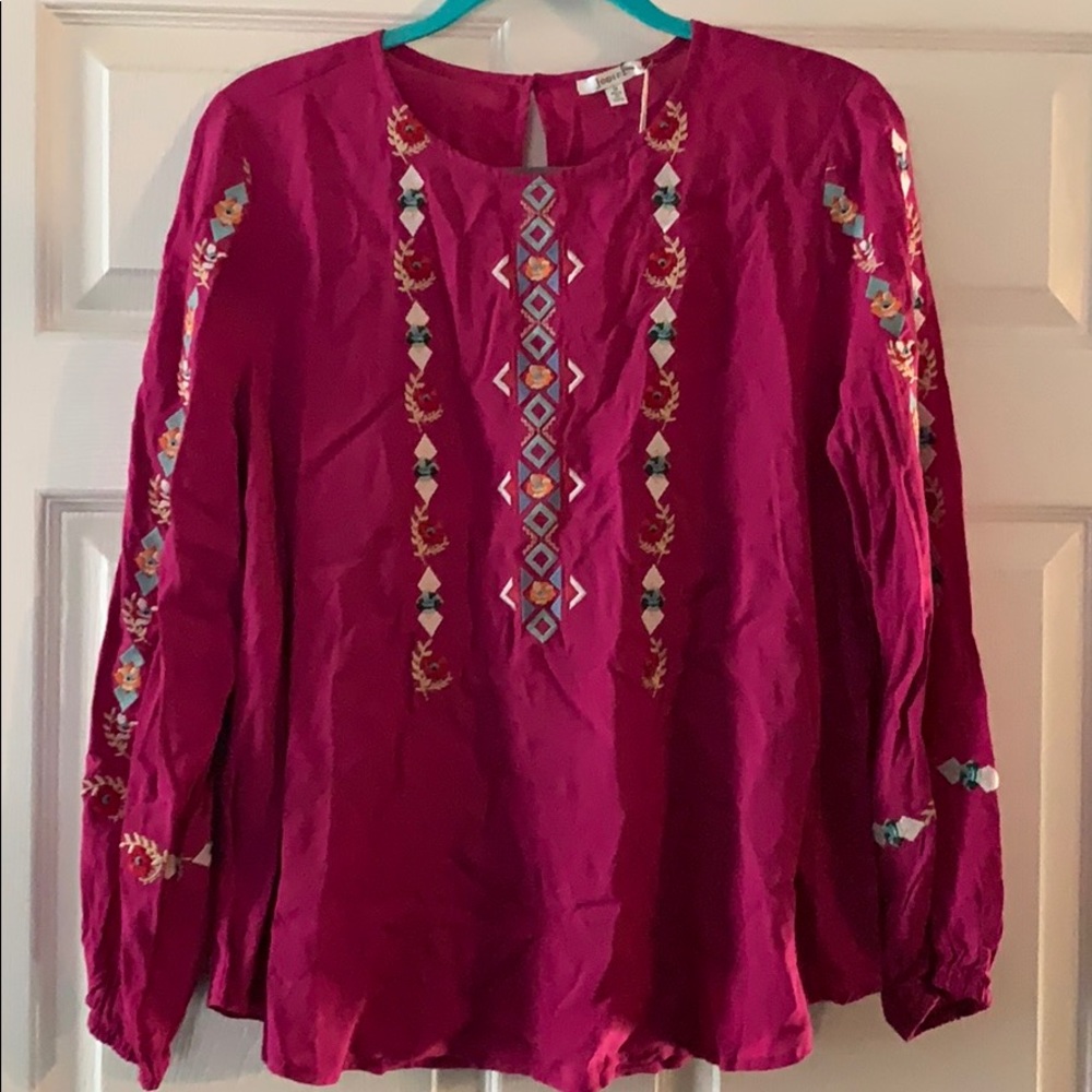 Medium JODIFL Embroidered  top w/button closure.